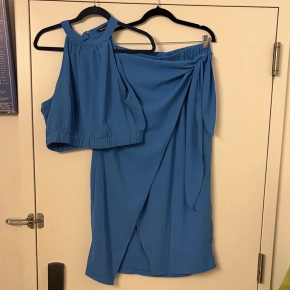 Elegant Blue Wrap Skirt/Top Set - Picture 2 of 3